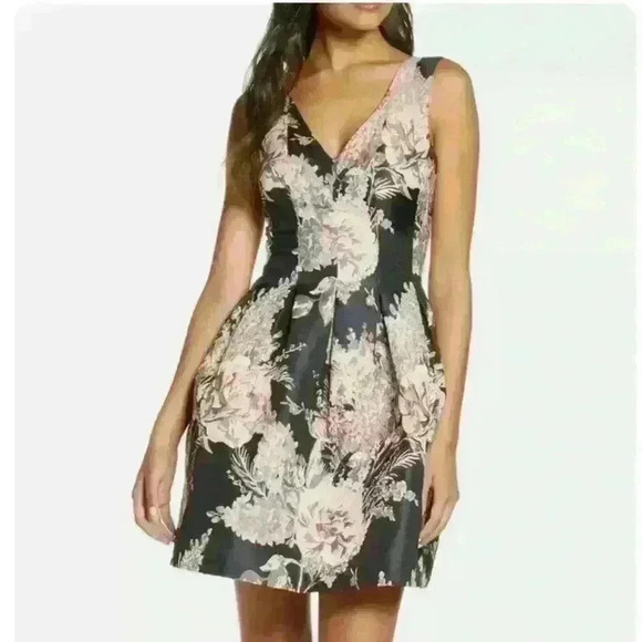 Vince Camuto Floral Textured Short Jacquard Fit &  Flare evening Dress, Size 0 - Picture 3 of 14
